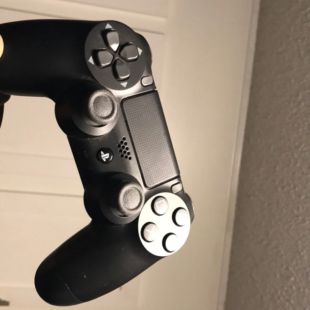 PS4 controller - Picture 1 of 3